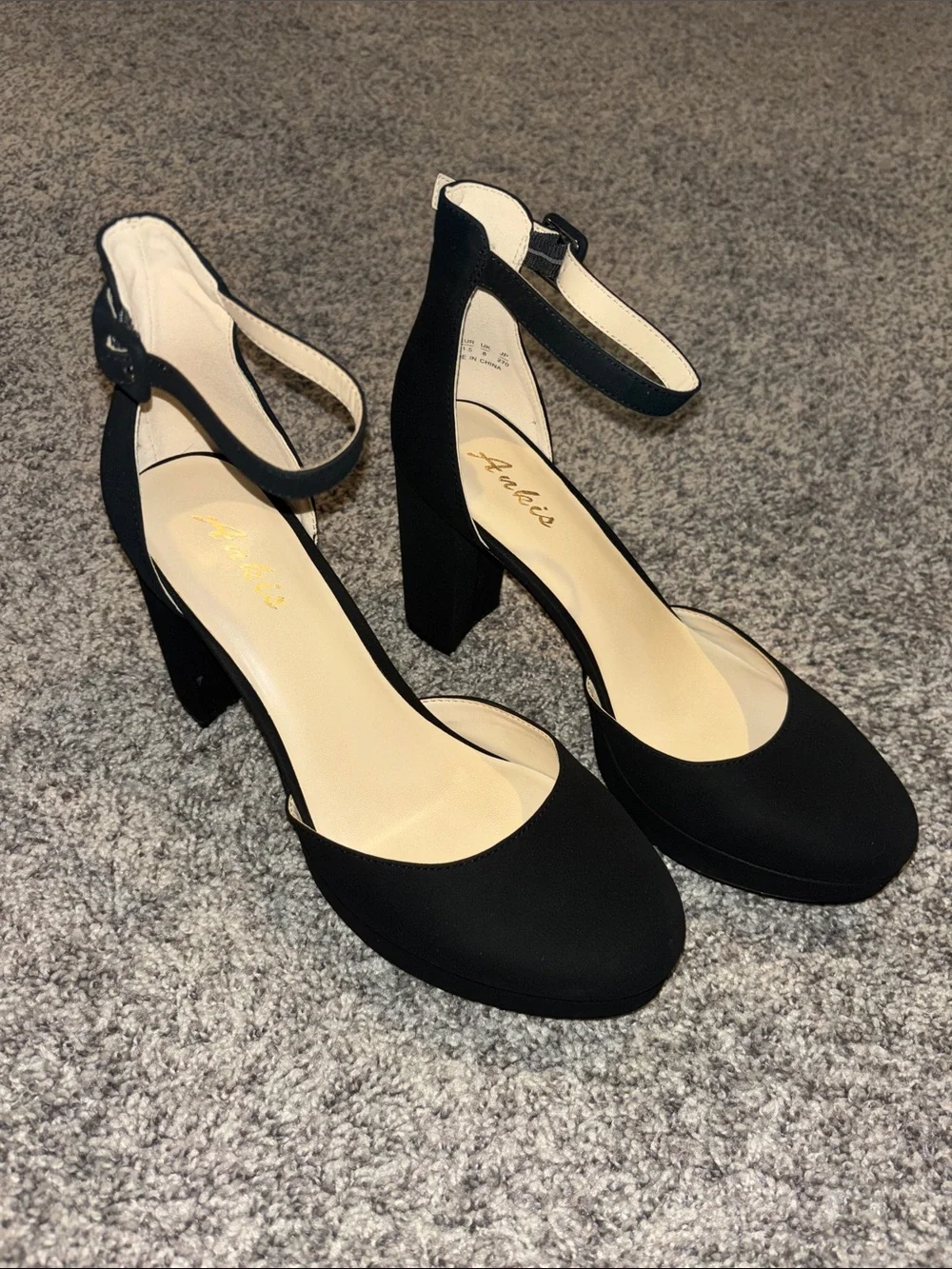 Ankis chic black